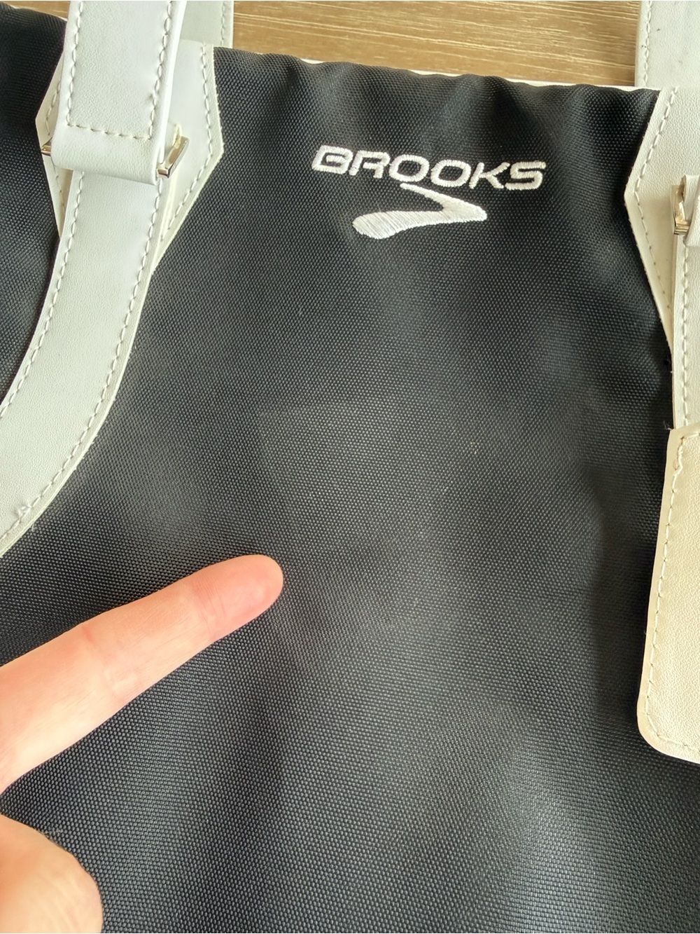 Y2K Brooks Running Tote Bag Black White Bowling Style Duffel Gym Travel Sports - Picture 11 of 13